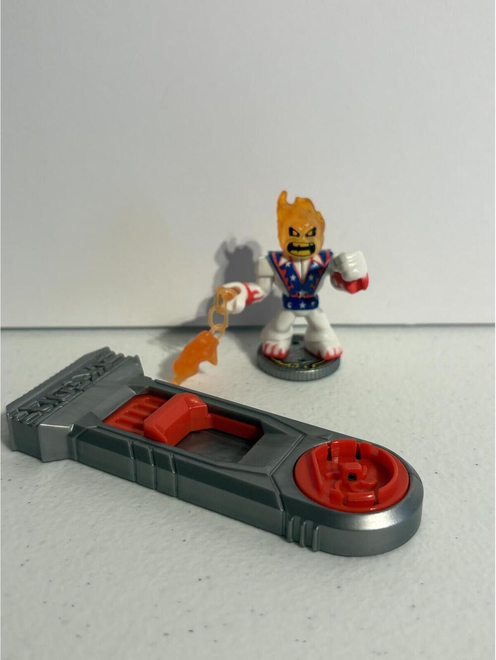 Akedo Ultimate Arcade Warriors - Burnout Figure with Gray Battle Controller